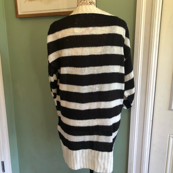 SOLD!NWT Lularoe Lucille Cardigan - Picture 4 of 7